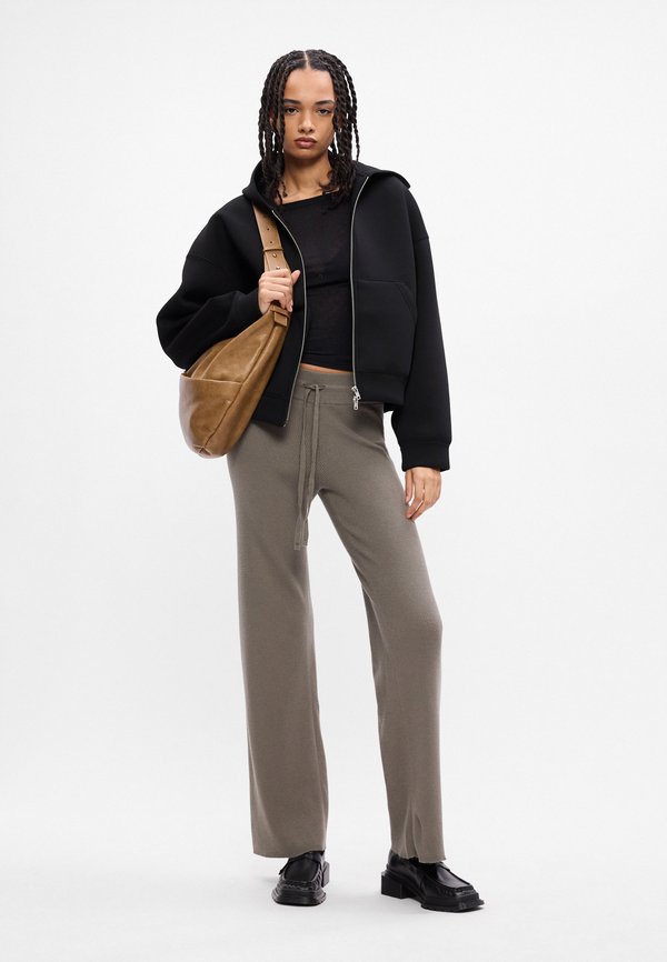 Gina Tricot TROUSERS
