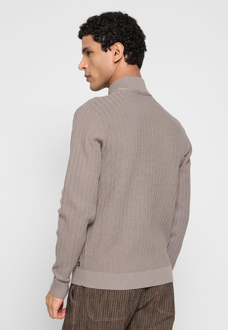 FULL ZIP RELIEF Media 2