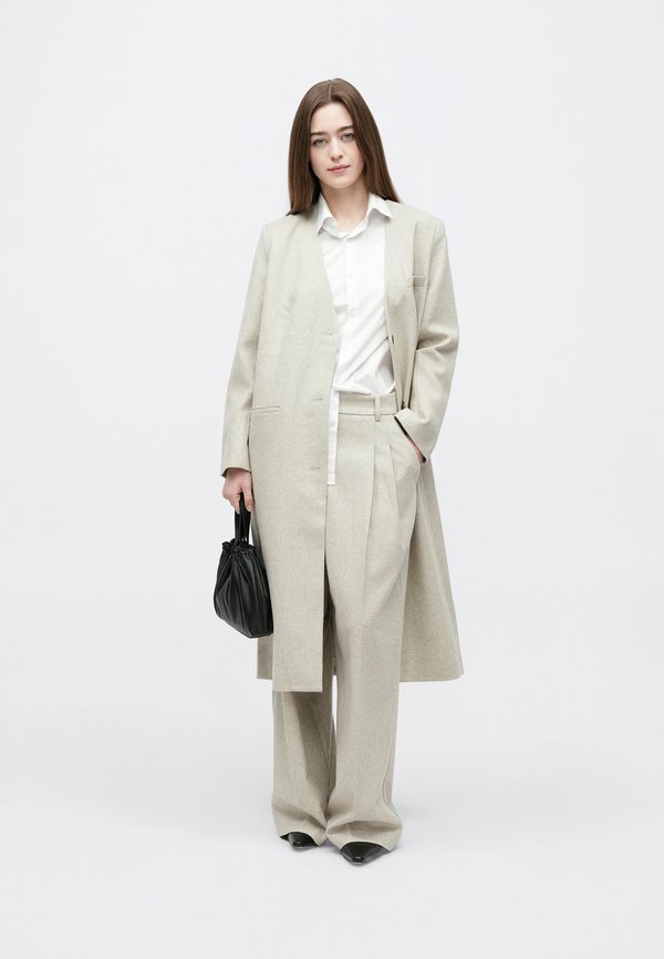 2nd Day MYLOS HERRINGBONE SUITING