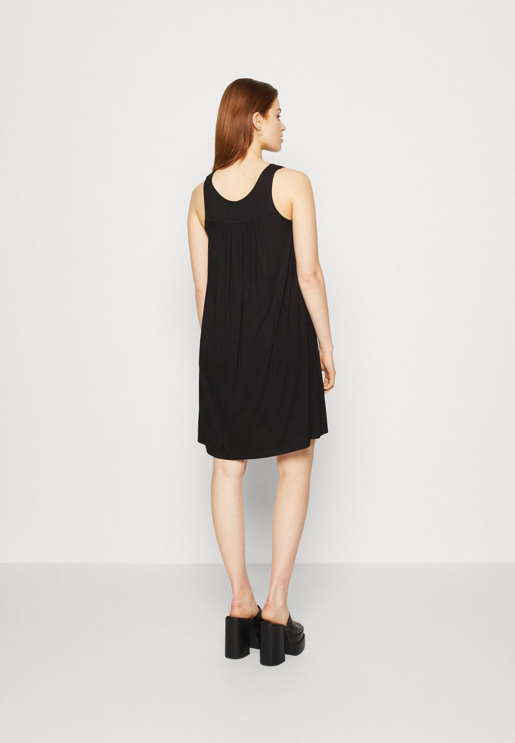 ONLLINE DRESS  Media 4
