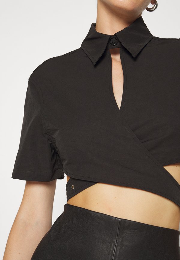 Han Kjøbenhavn  CROPPED WRAP SHIRT