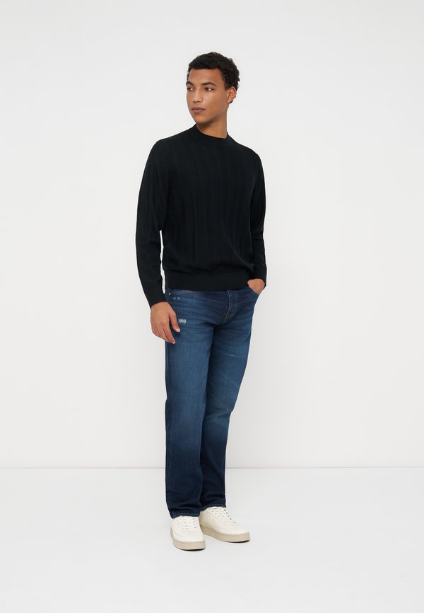 Armani Exchange