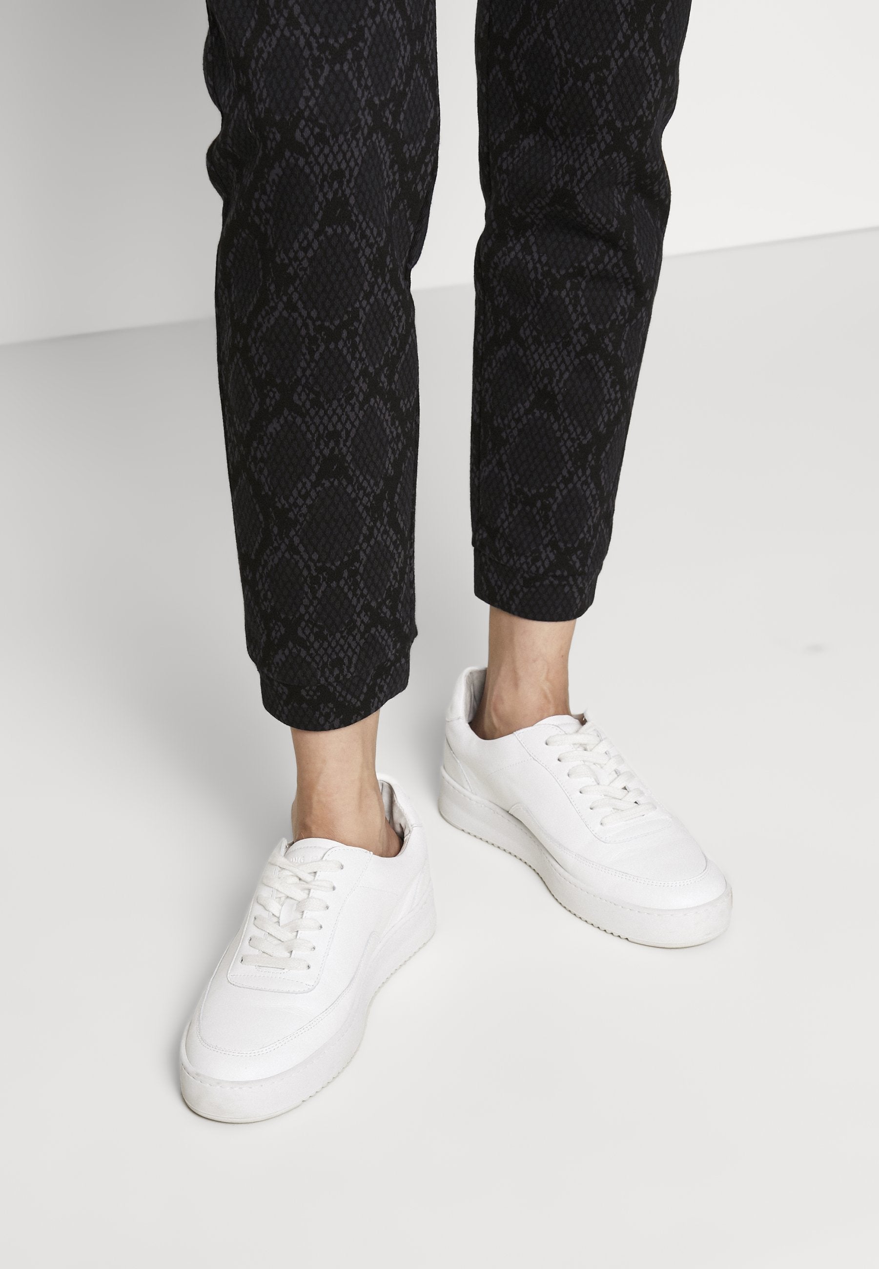 TROUSER Media 7