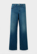 Blaue, gerade geschnittene Denim-Jeans mit Frontknopf und Taschen, vor einem weißen Hintergrund präsentiert.
