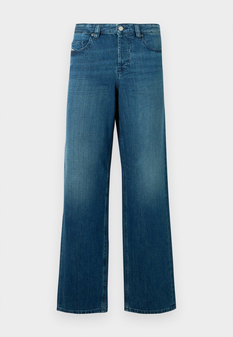 Blaue, gerade geschnittene Denim-Jeans mit Frontknopf und Taschen, vor einem weißen Hintergrund präsentiert.
