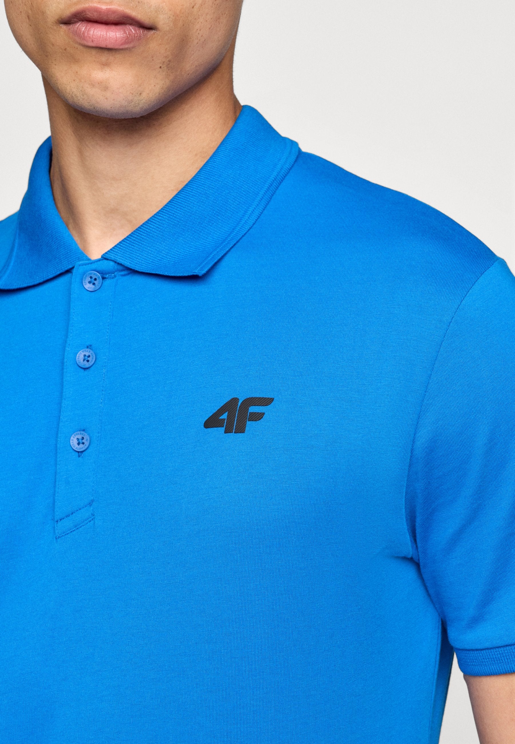 4F