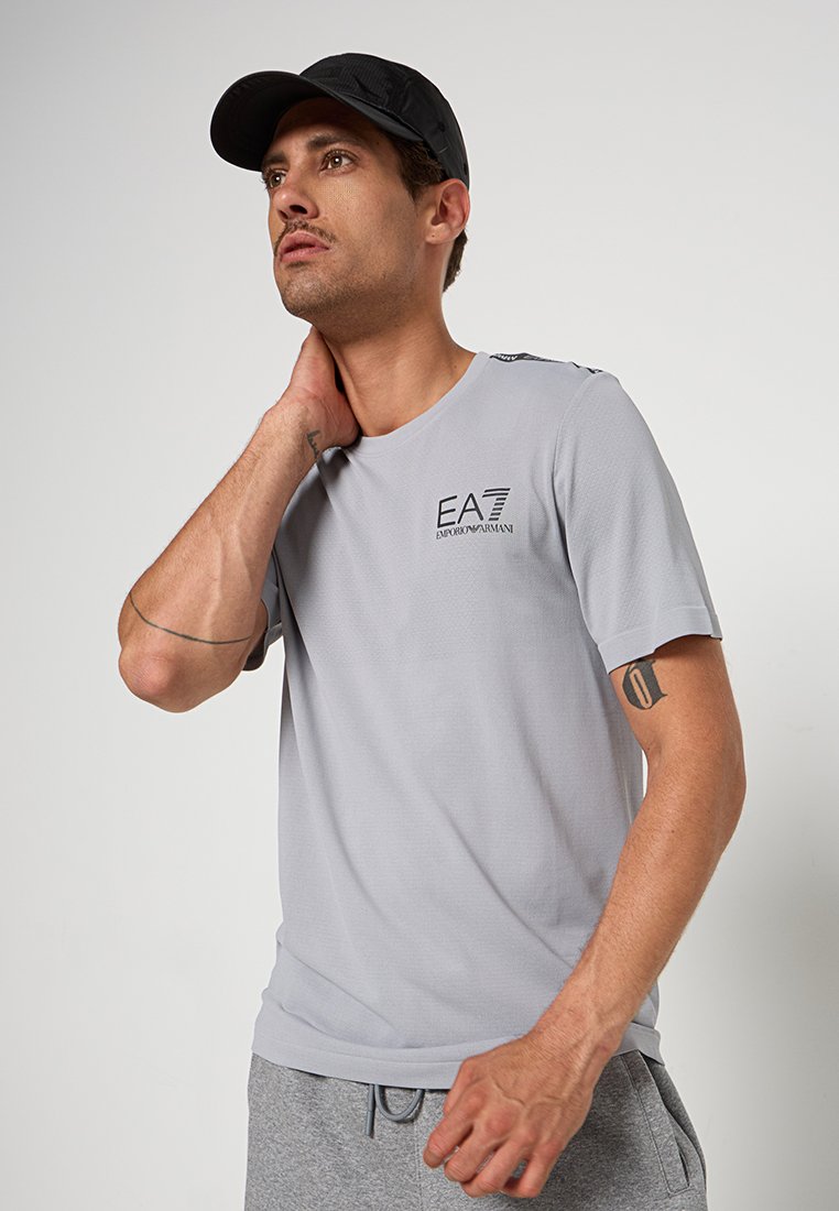 EA7 Emporio Armani T-Shirt print Media 4