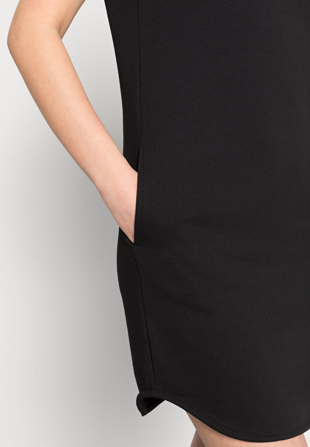 VESTITO Media 5