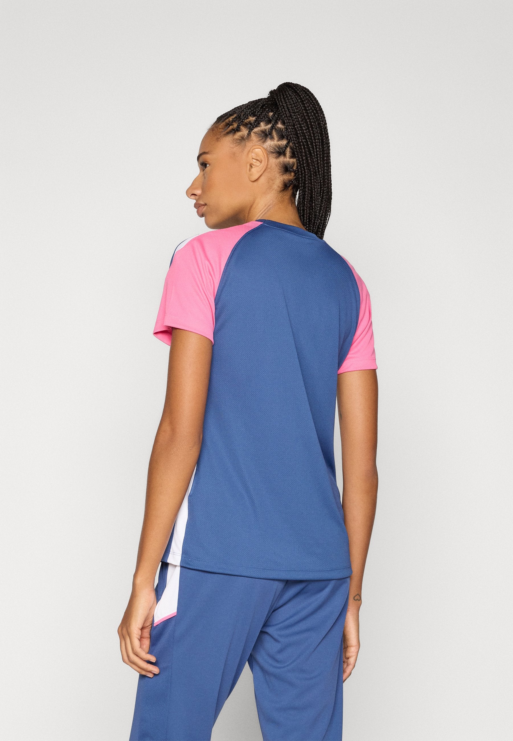 Nike Performance STRIKE