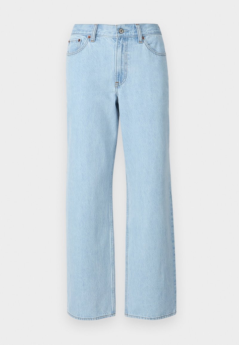 Hellblaue, weit geschnittene Jeans aus Denim mit fünf Taschen, einem Knopfverschluss und Gürtelschlaufen. Sie haben eine weiche Textur mit dezenten Ausbleichungen.