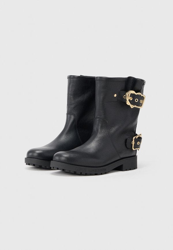 Love Moschino