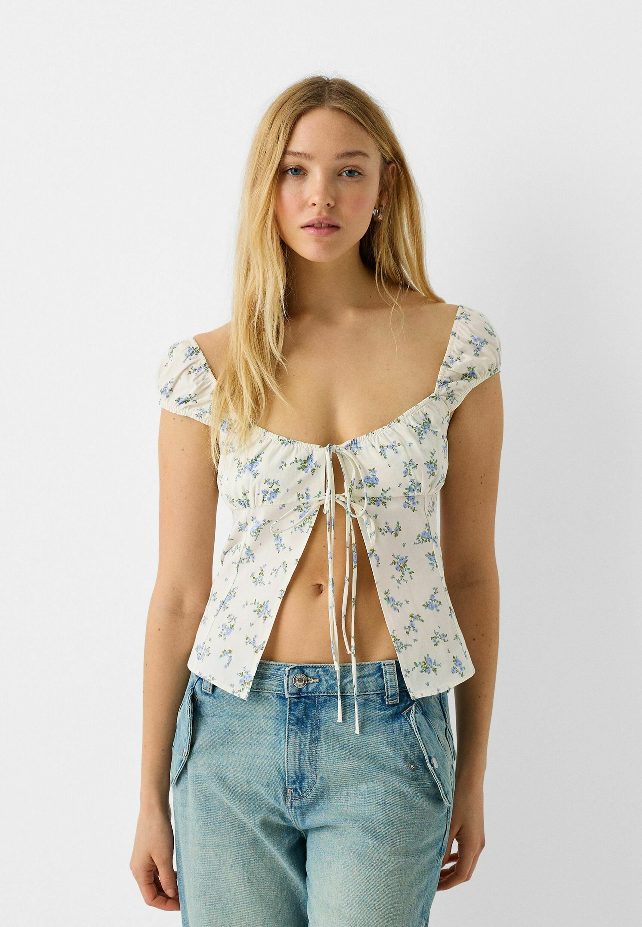 Bershka CROPPED WITH  DETAIL
