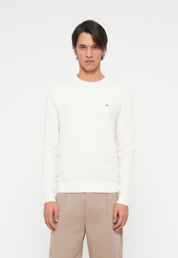Tommy Hilfiger TEXTURED KNIT CREW NECK JUMPER - Jumper - ivory petal