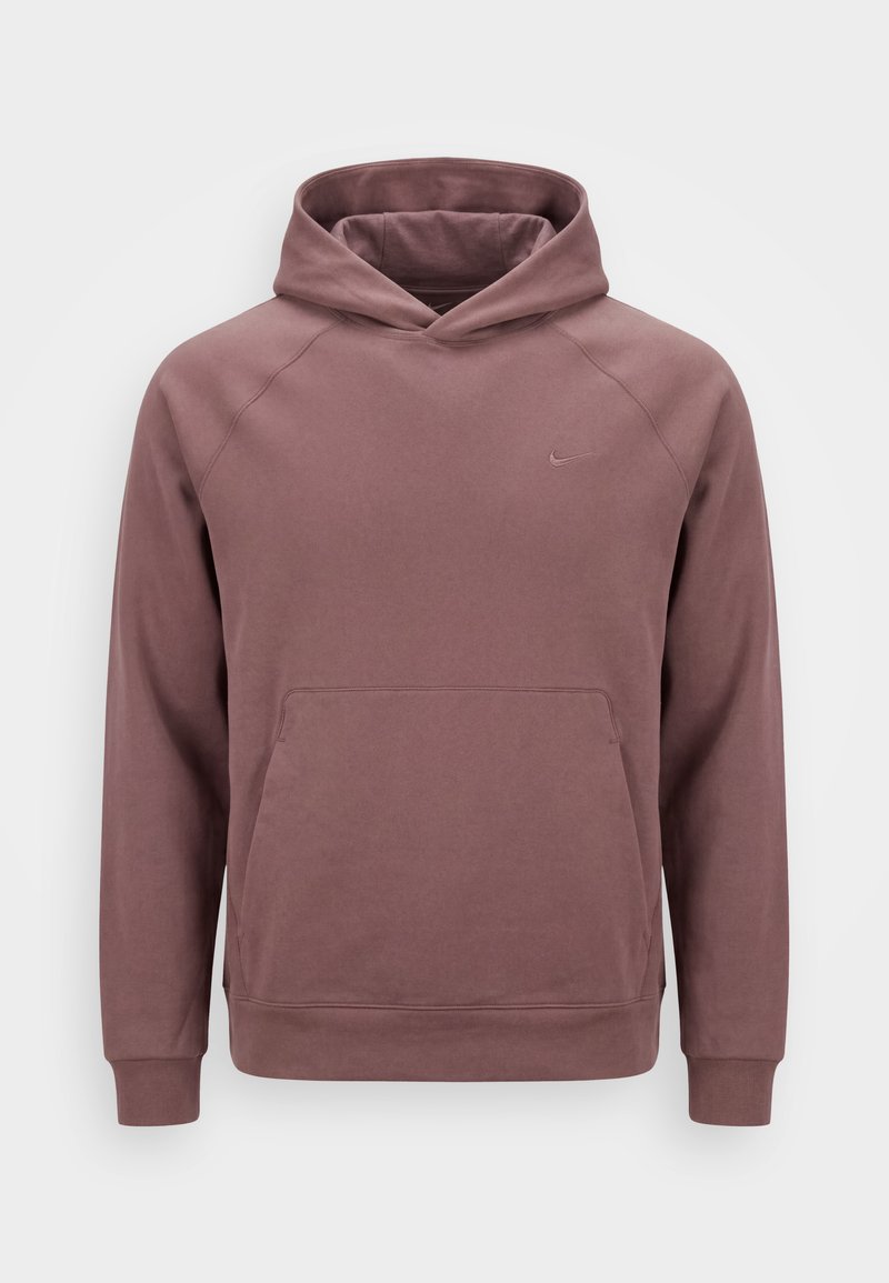 Braunlich mauvefarbener Pullover-Hoodie mit frontaler Kängurutasche und kleinem gesticktem Nike-Logo auf der linken Brust, langen Ärmeln und gerippten Bündchen.