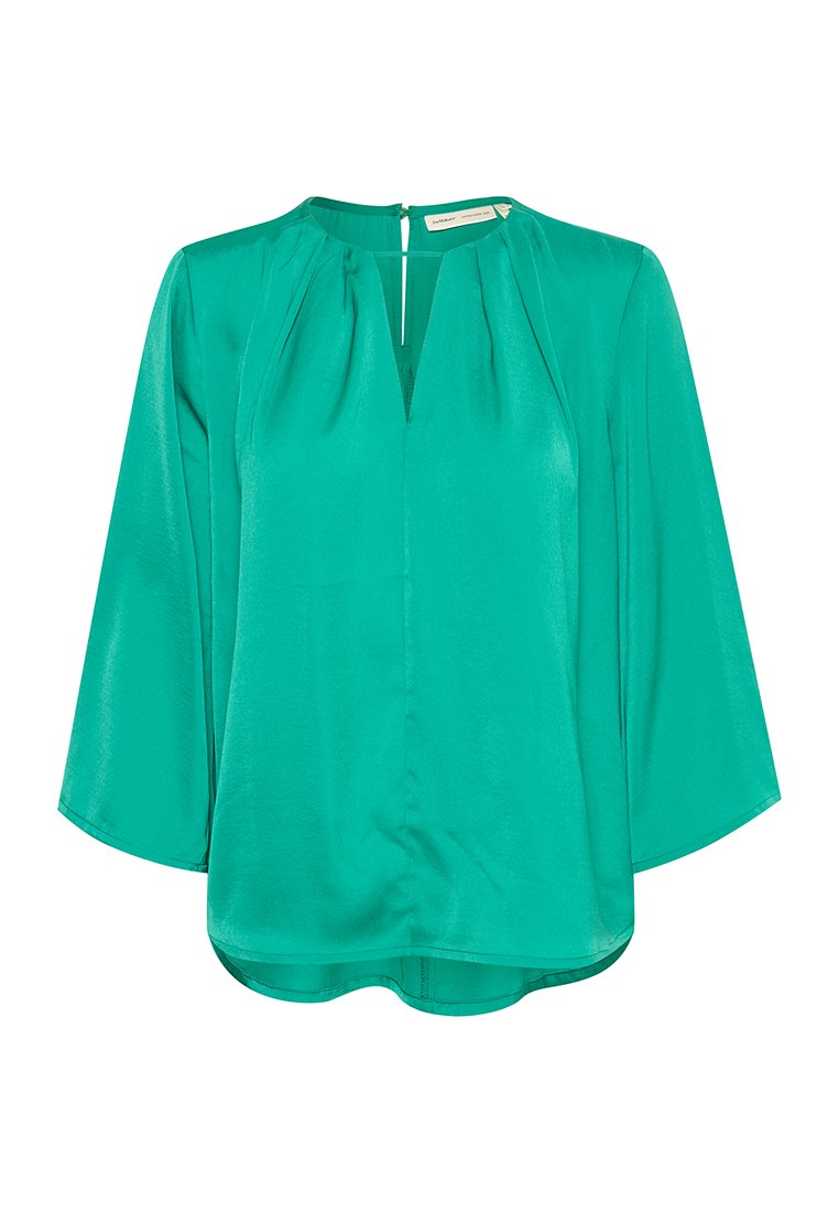 Grüne Satinbluse mit V-Ausschnitt, dreiviertellangen Glockenärmeln und einem subtilen Faltendetail vorne. Leichter und fließender Stoff.