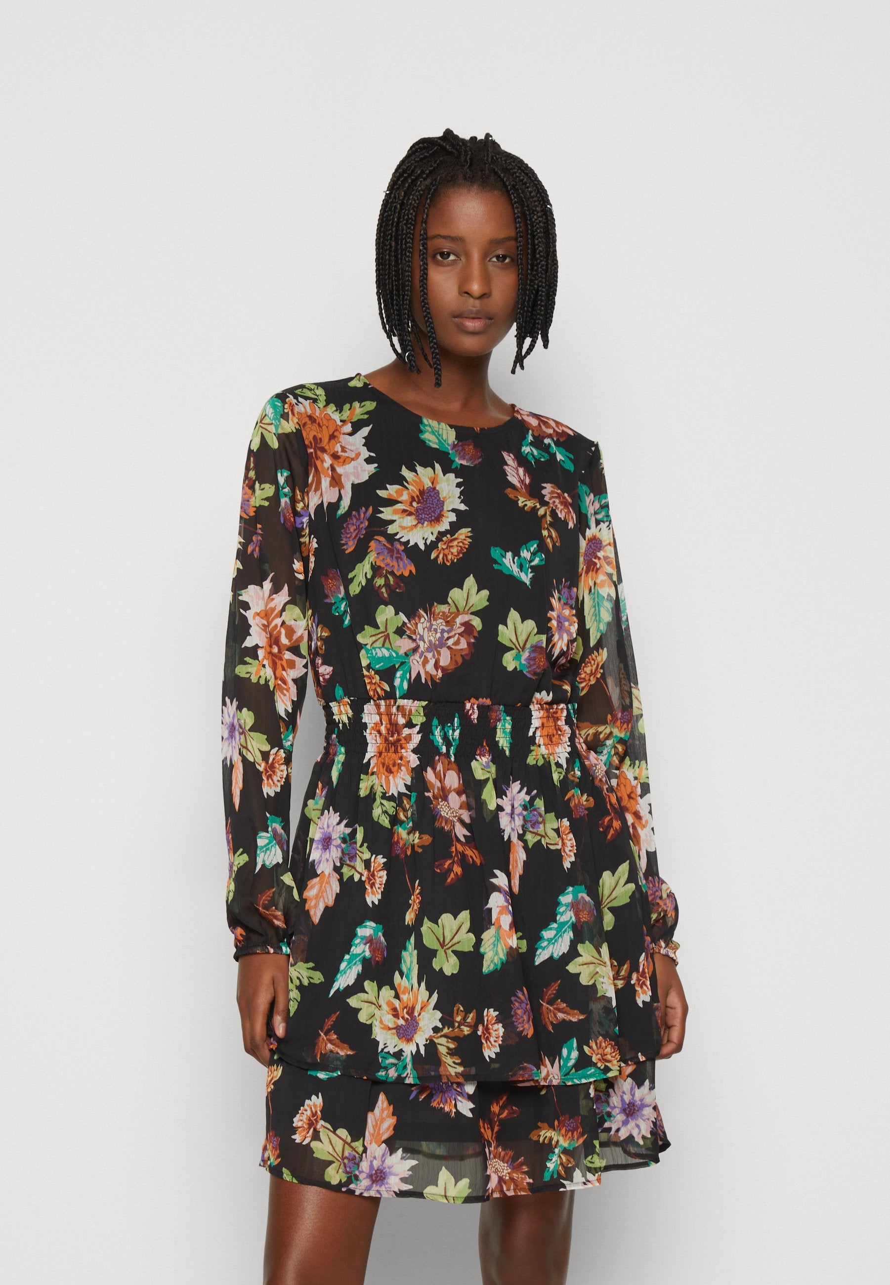 ONLJAMILA MINI DRESS Media 3