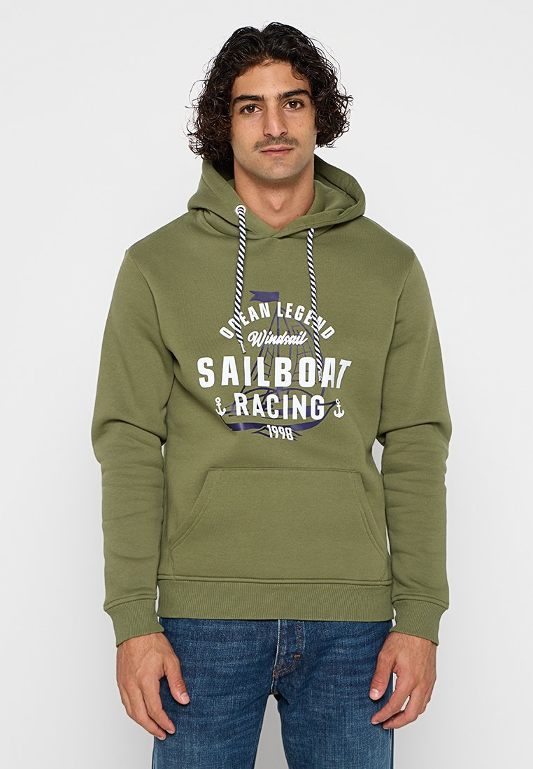 Zwillingsherz SAILBOAT RACING