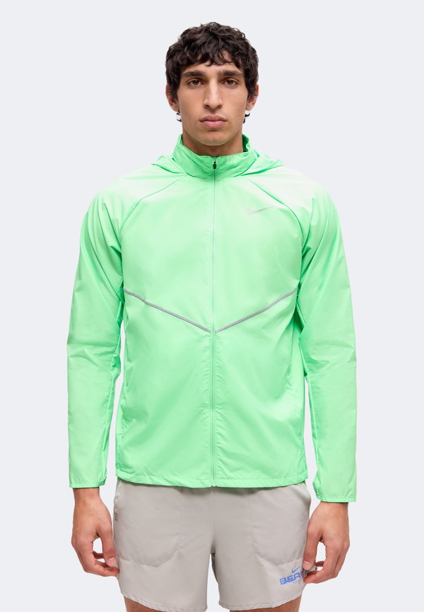 Nike Performance MILER - Windbreaker - illusion green/illusion green
