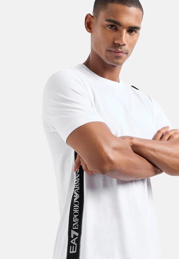EA7 Emporio Armani T-SHIRT