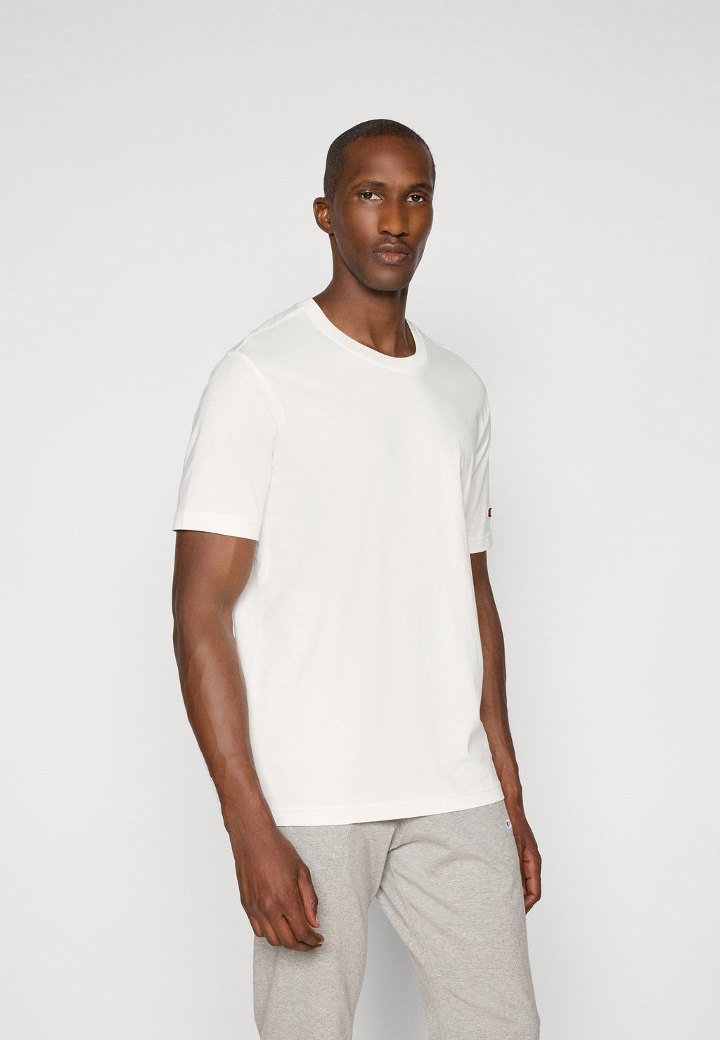 Champion SPORTSWEAR STANDARD FIT
2 PACK