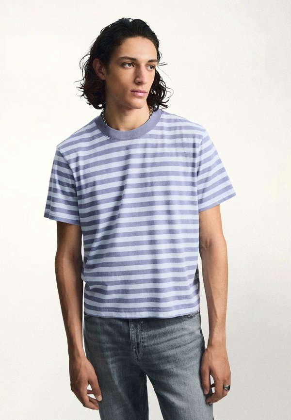 Bershka STRIPED WASHED SHORT SLEEVE - T-SHIRT - Print T-shirt - blue