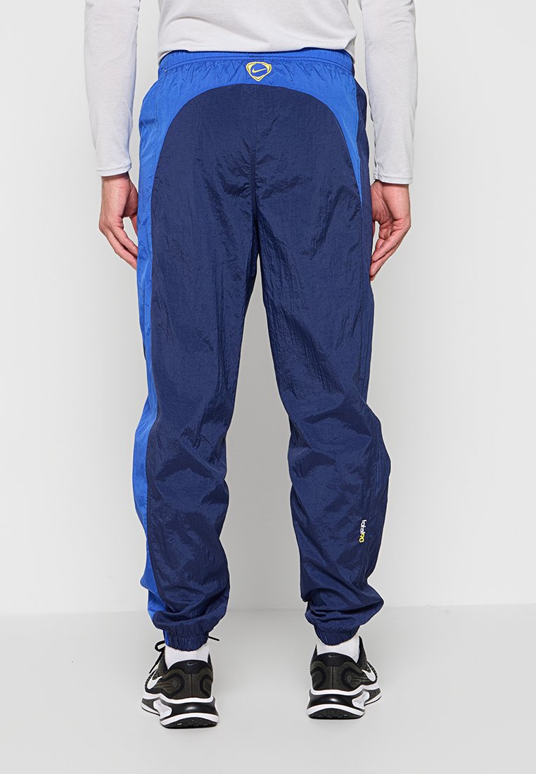 Nike Performance STANDARD FIT