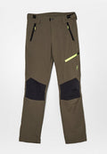 Khakifarbene Outdoor-Hose mit schwarzen Akzenten, Reißverschlusstaschen, verstärkten Kniepaneelen und einer strukturierten Oberfläche. Enthält reflektierende gelbe Details.