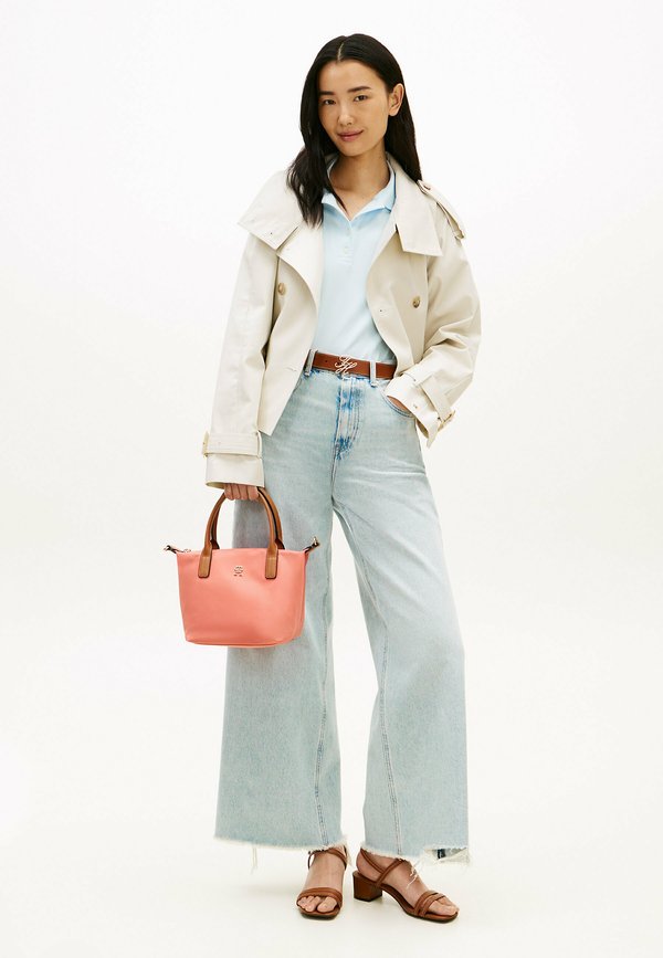 Tommy Hilfiger POPETTE MINI TOTE - Handbag - coral clay