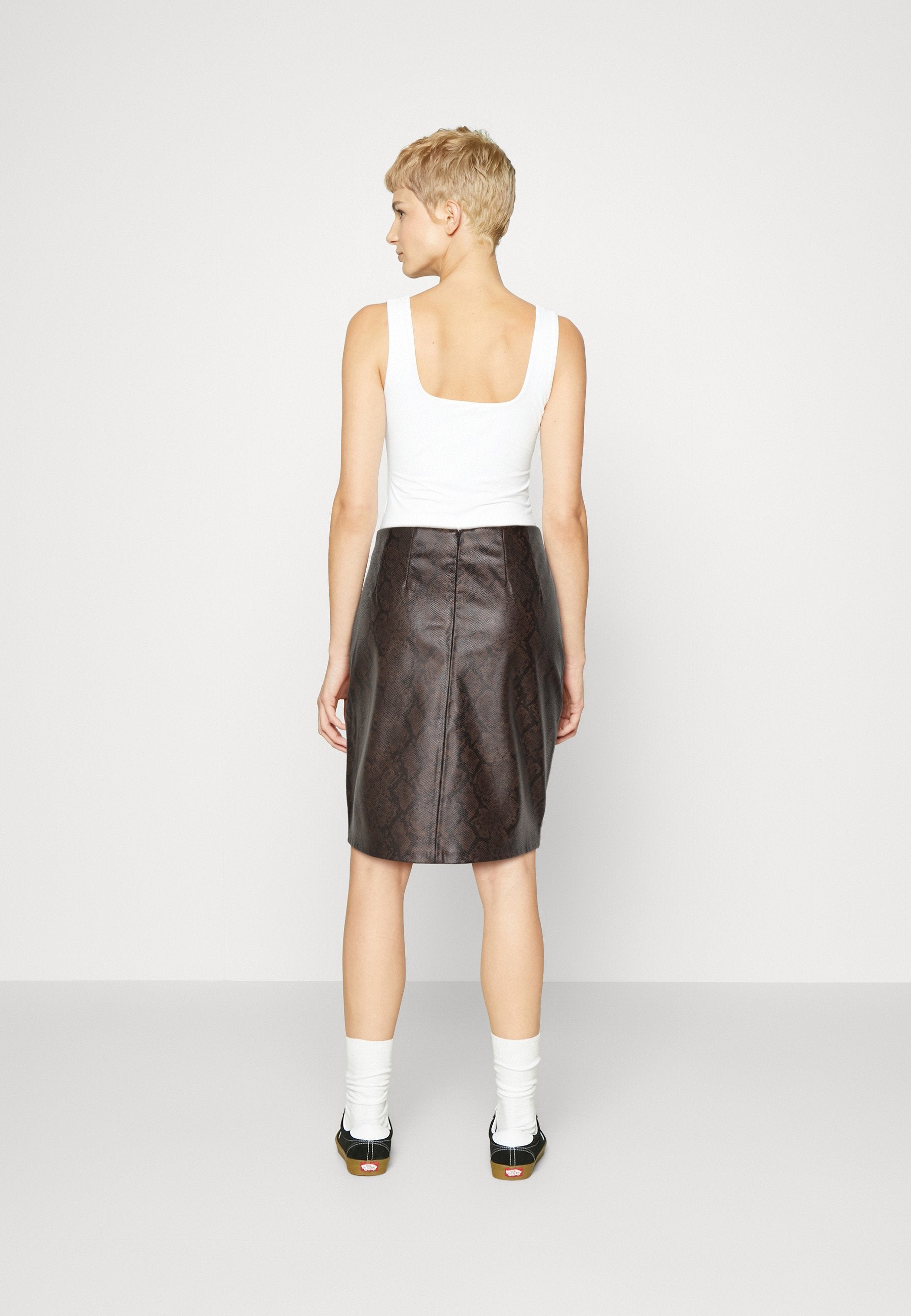 ONLTYRA SNAKE SKIRT Media 4