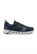 Marineblaue Sportschuhe aus Leder und Wildleder, mit einer weißen gepolsterten Sohle mit Ausschnitten und strukturierten Akzenten.