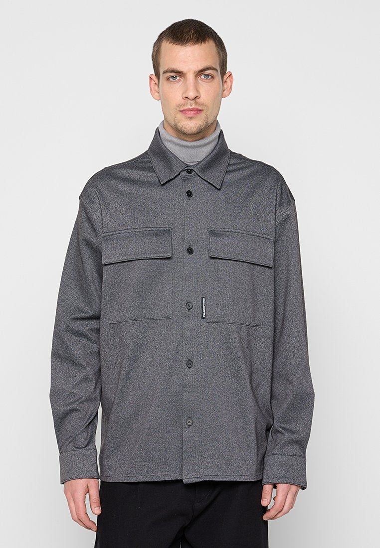 REGULAR FIT  Media 1