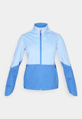 Hellblaue und blaue Damenjacke mit Reißverschluss, hohem Kragen, Seitentaschen und CMP-Logo auf der oberen Brust.