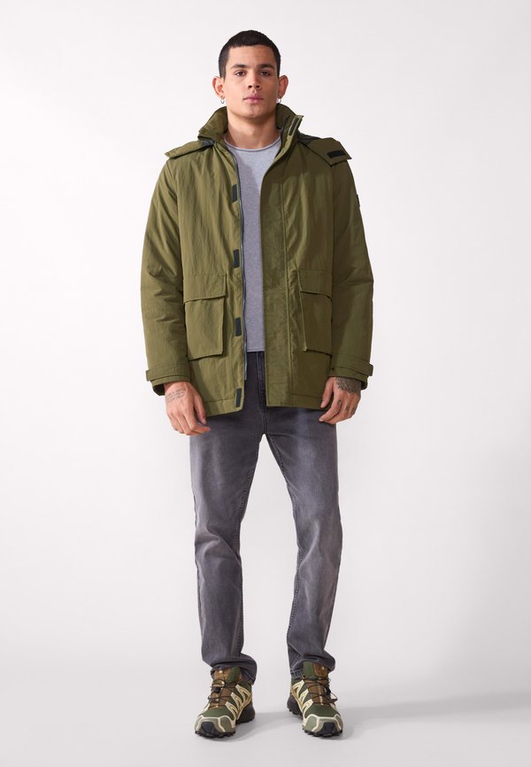 Pier One by Zalando