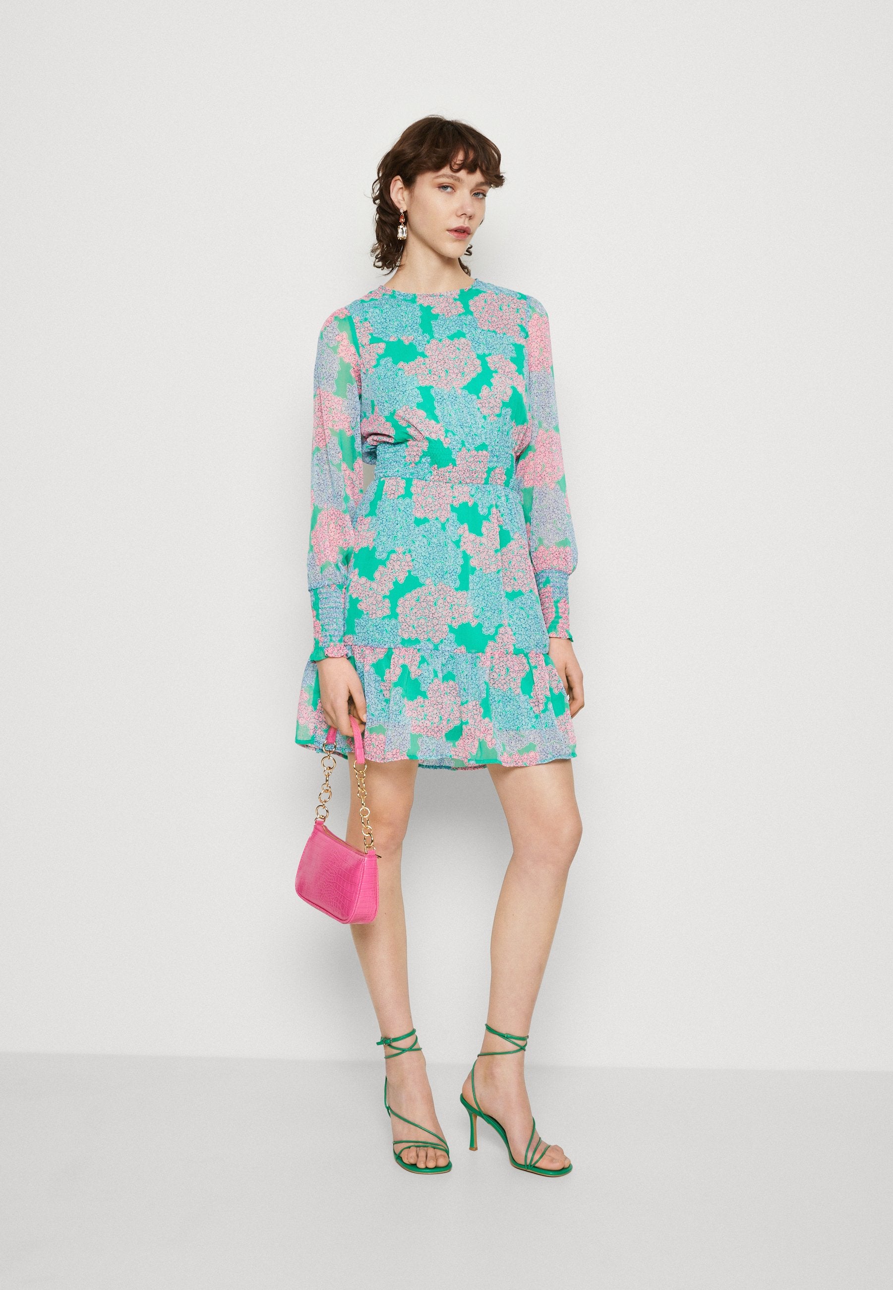ONLISLA SMOCK DRESS Media 2