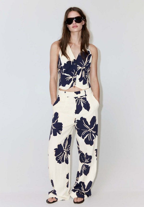 Mango ADULT - Waistcoat - off-white