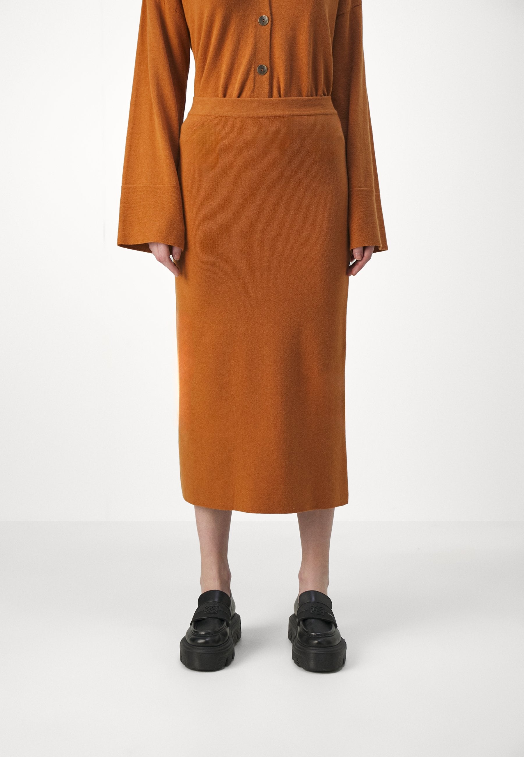 STUDIO ID SKIRT