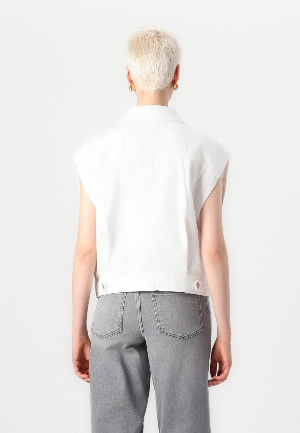 ONLROBYN VEST Media 4