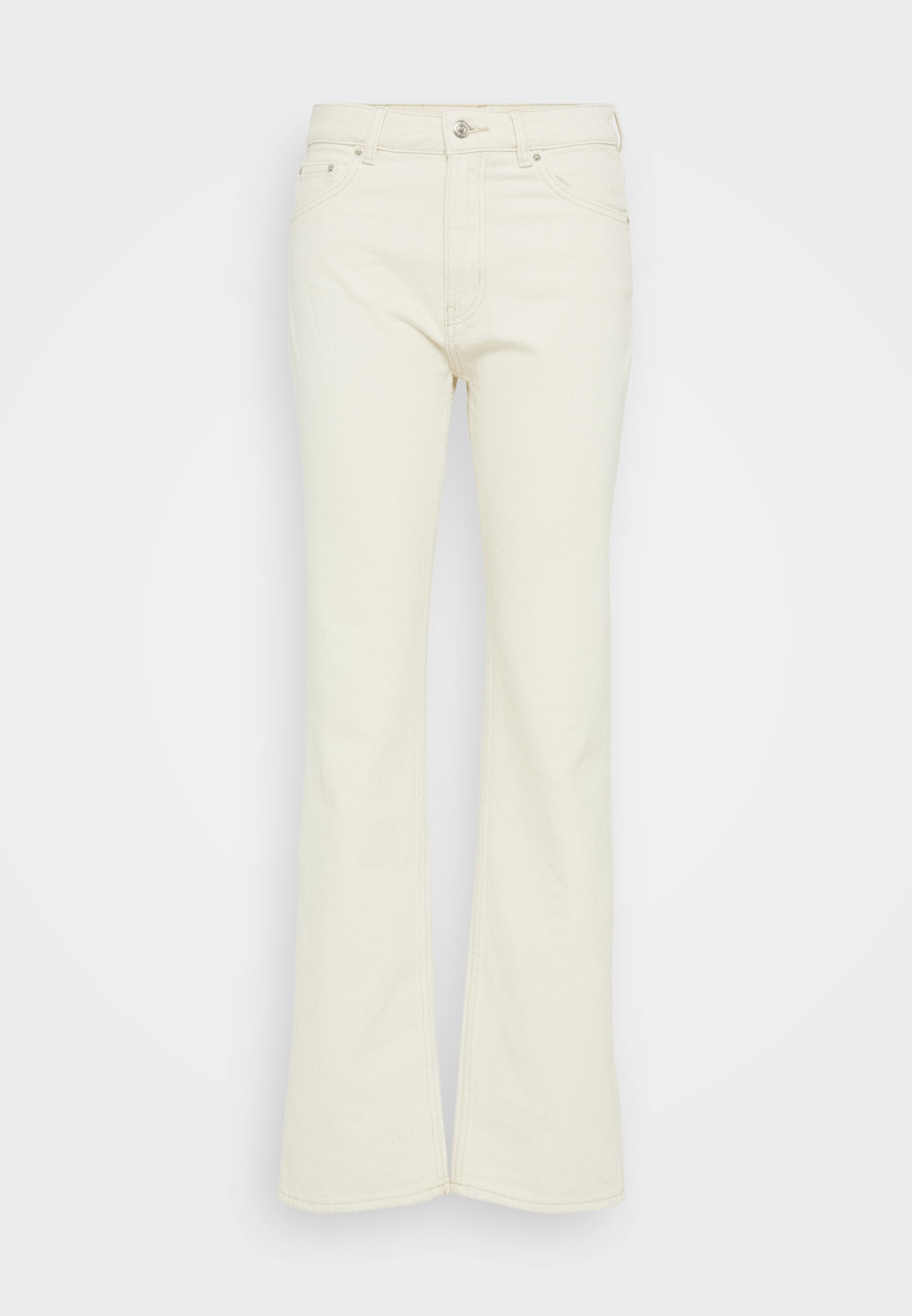Cremfarbene, ausgestellte Jeans aus Denim. Mit Knopfverschluss, vorderen Taschen und sichtbaren Nähten entlang der Säume.