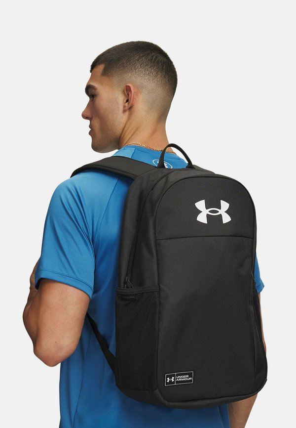 Under Armour ESSENTIAL HALFTIME UNISEX - Rucksack - black