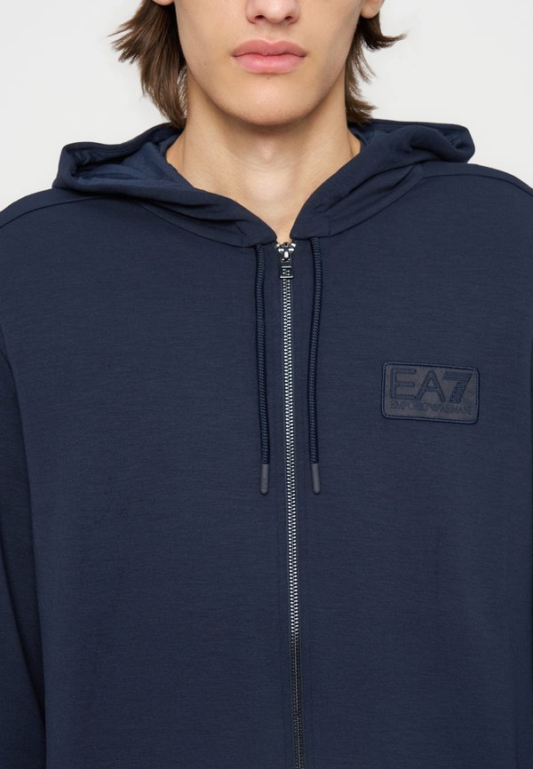 EA7 Emporio Armani