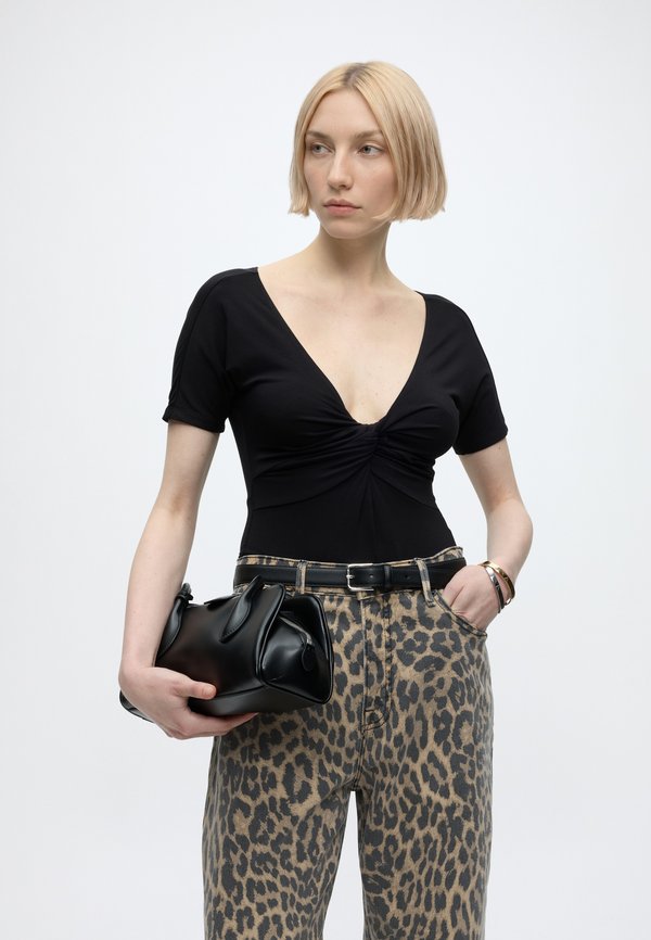 Good American GOOD STANDARD EASE LEOPARD JEANS