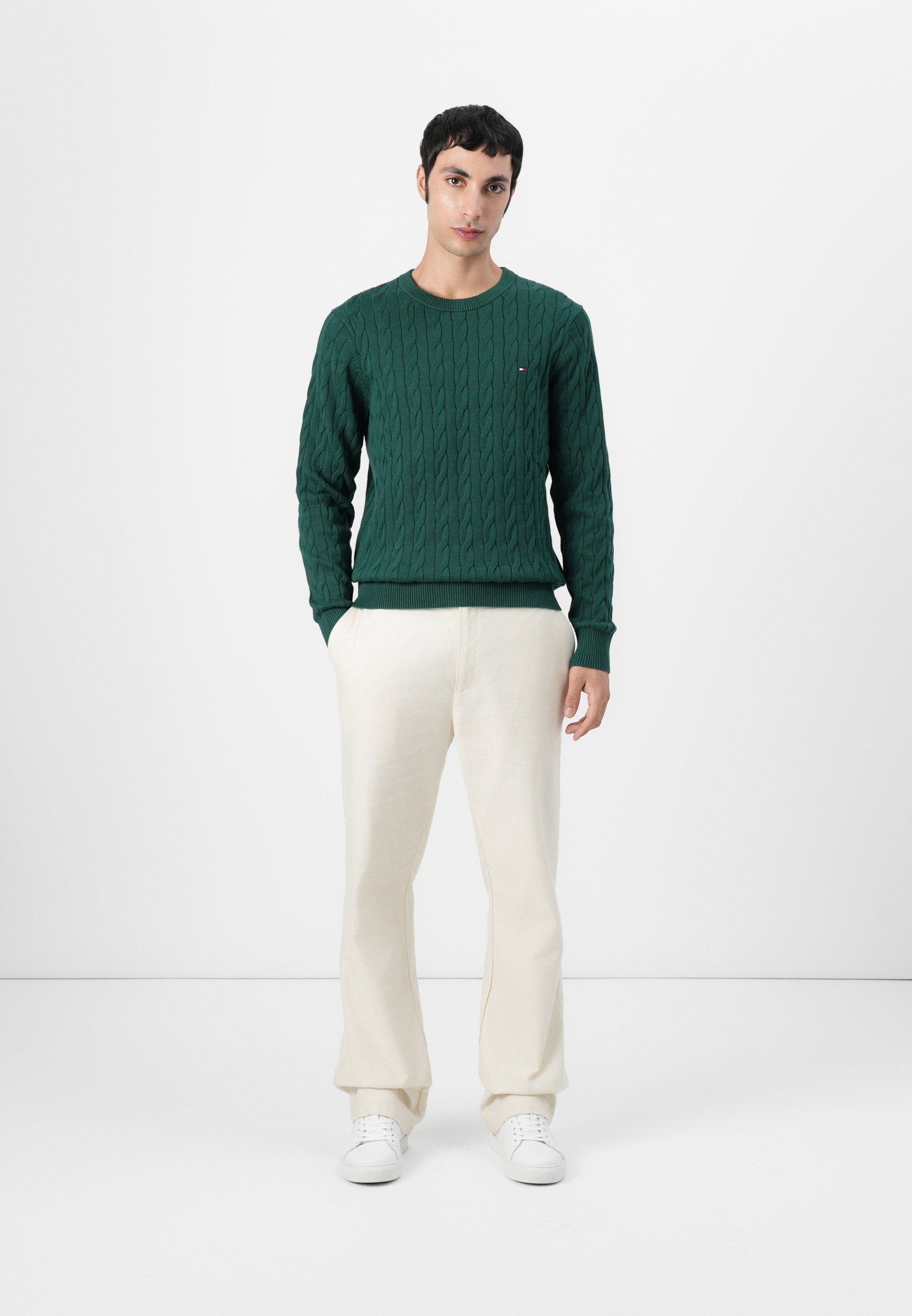 CLASSIC CABLE CREW NECK  ELEVATED ESSENTIALS Media 2