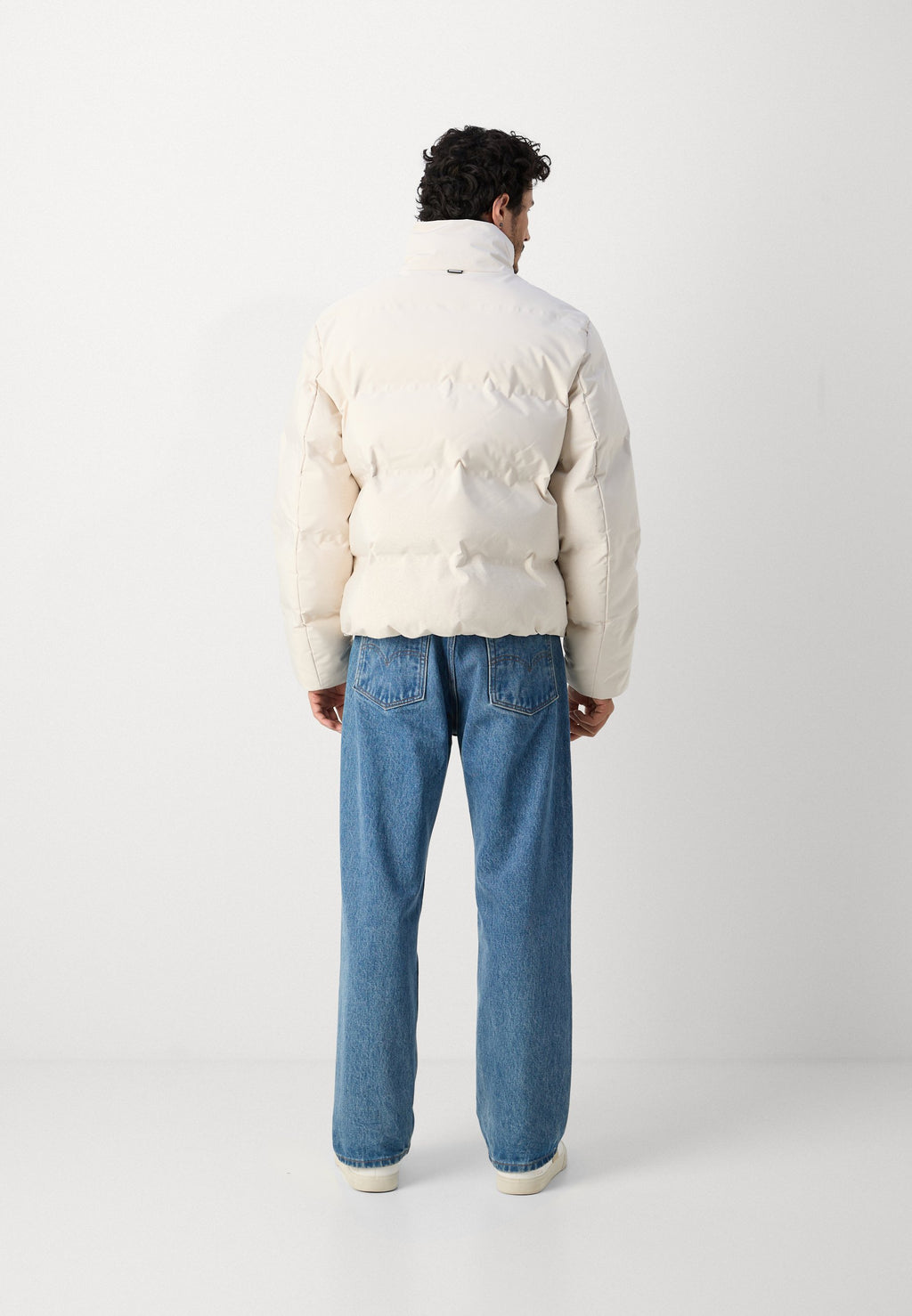 CROPPED SEAMLESS PUFFER JACKET Media 5