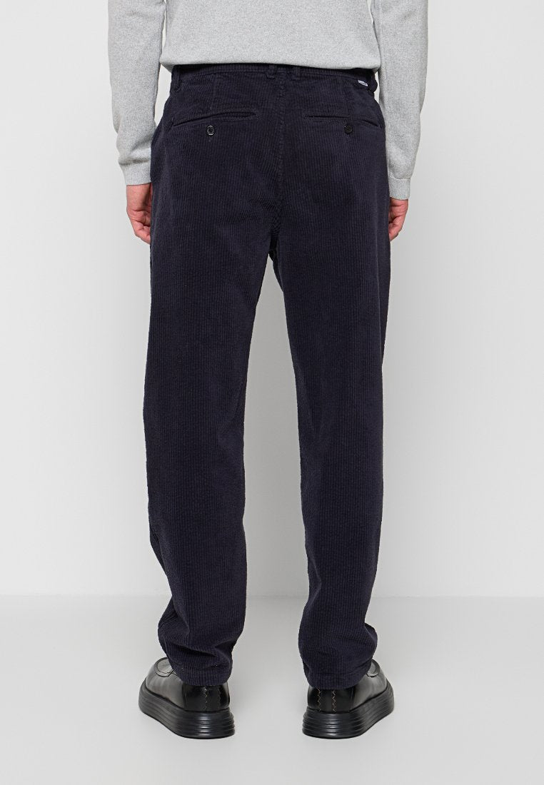RELAXED FIT Media 3