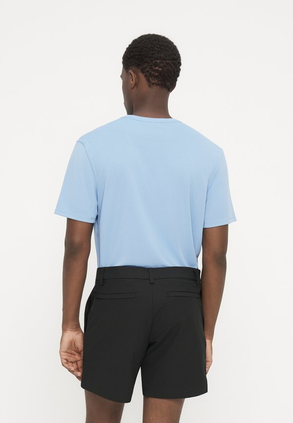 Nike Performance