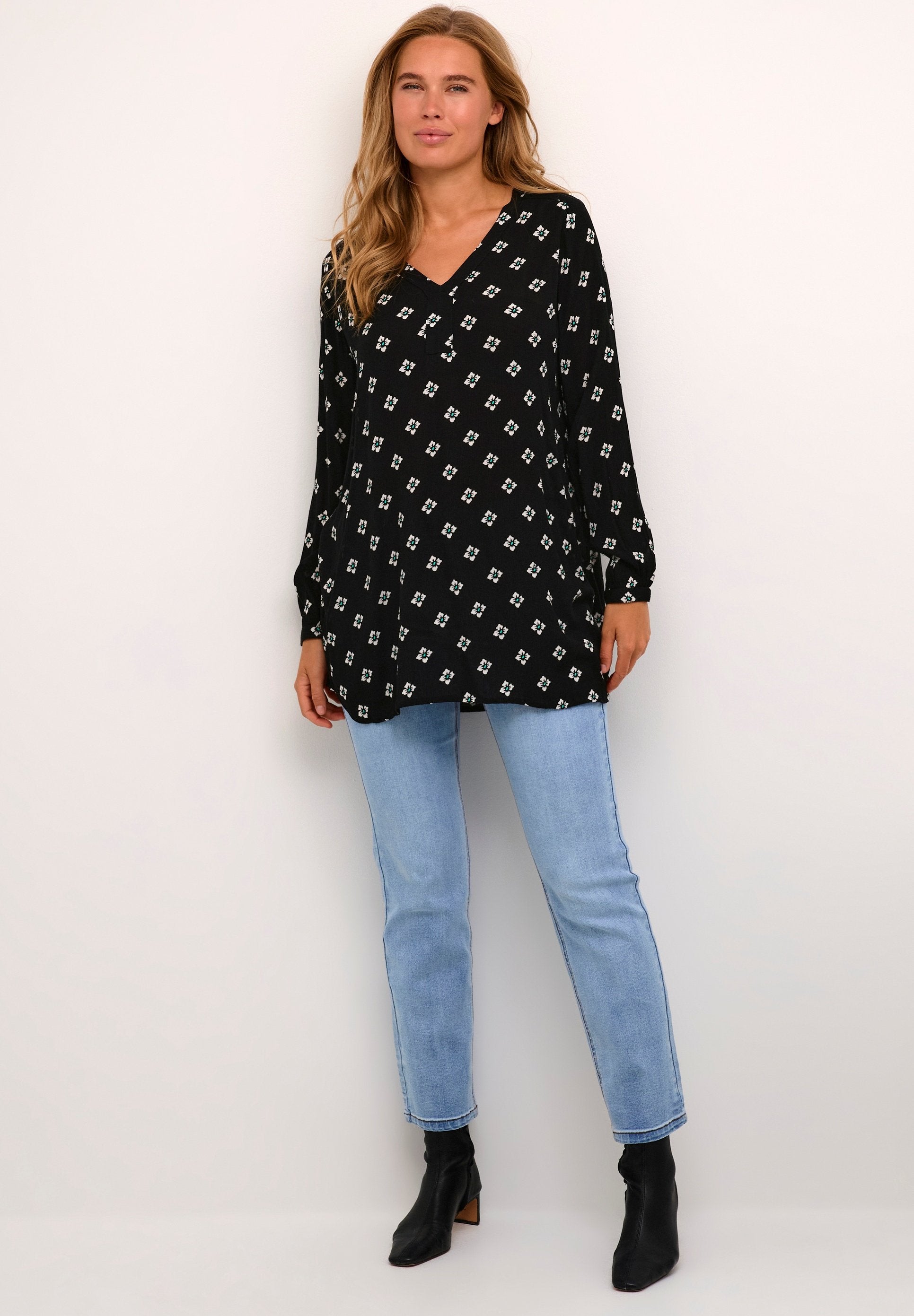 Kaffe AMBER V-NECK