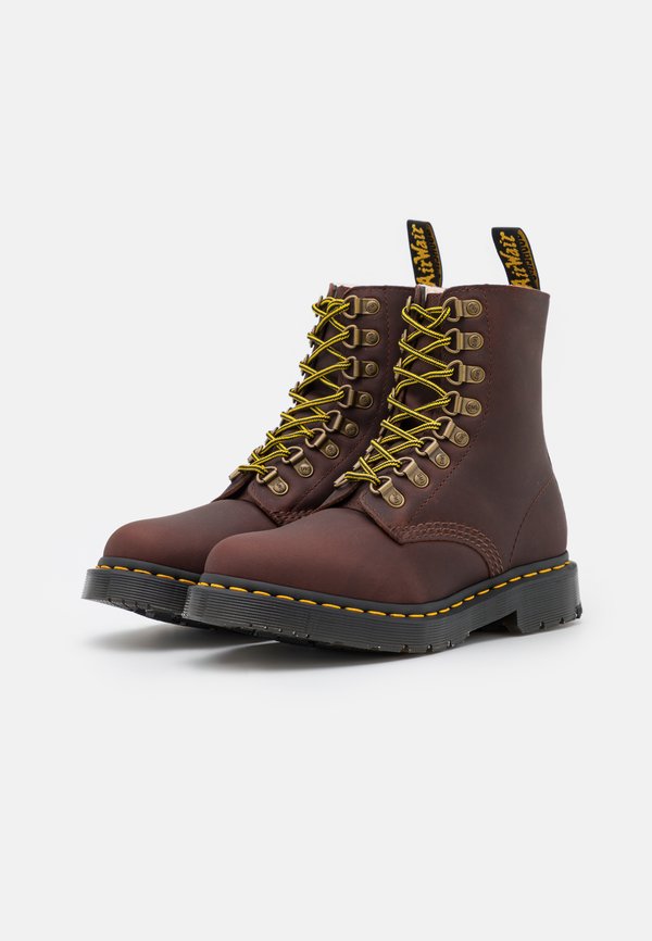 Dr. Martens 1460 PASCAL