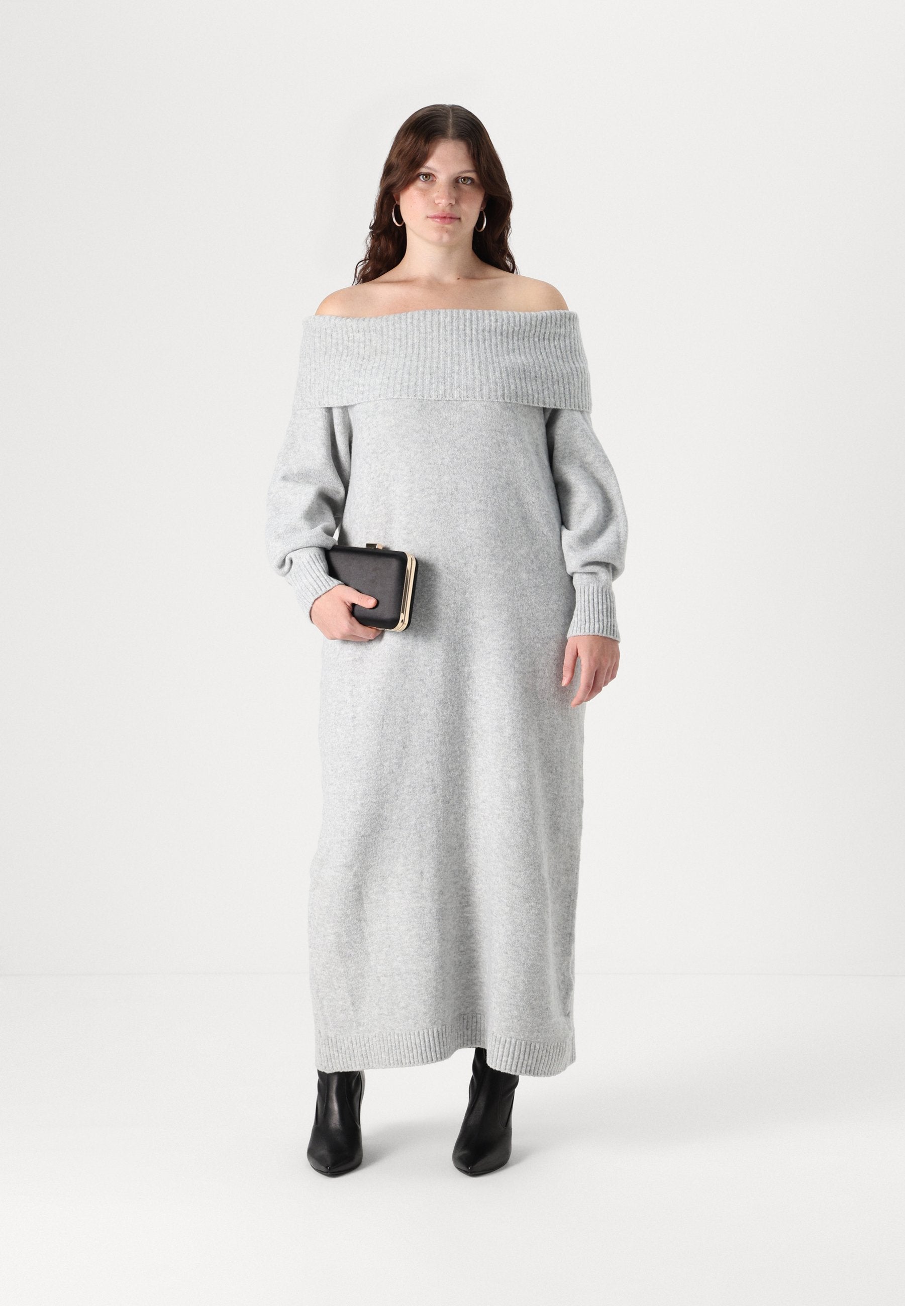 CARODA DRESS Media 2