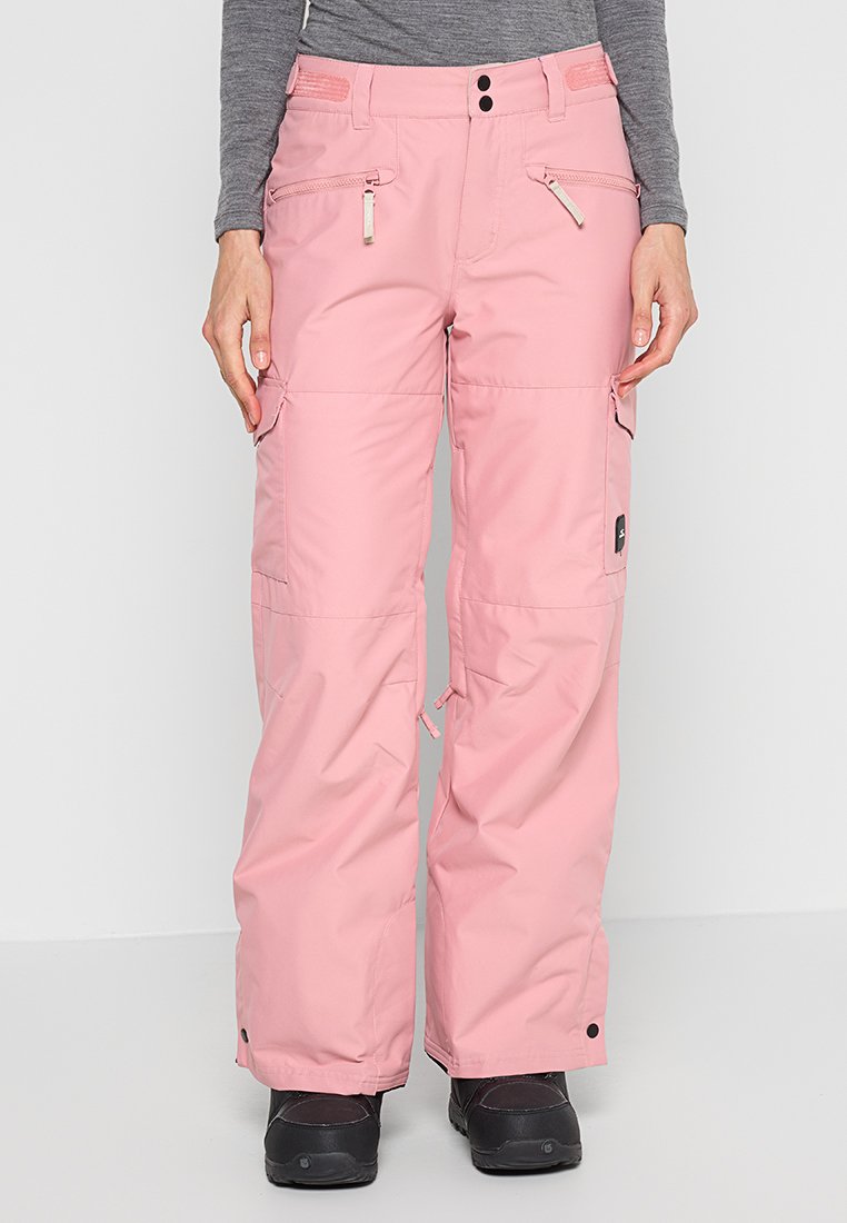 Rosa Schneehosen mit lockerer Passform, ausgestattet mit Reißverschlusstaschen, verstellbarem Bund und schwarzen Akzenten am Saum. Das Material scheint wetterfest zu sein.