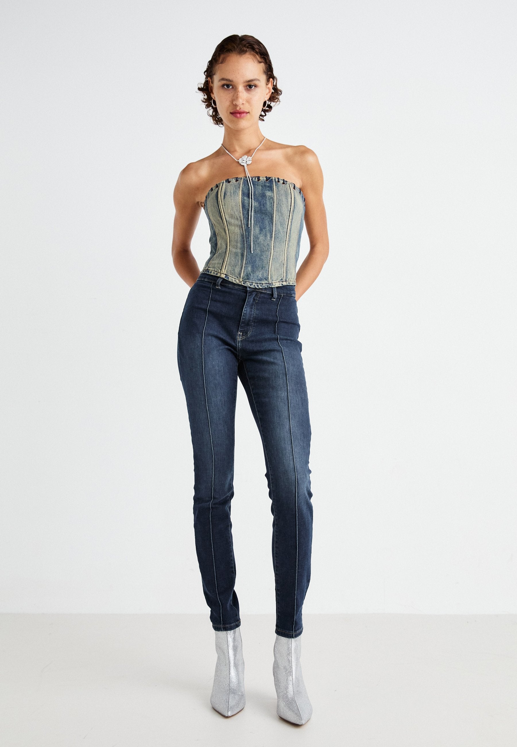 ONLBLUSH MID WAIST PINTUCK Media 2